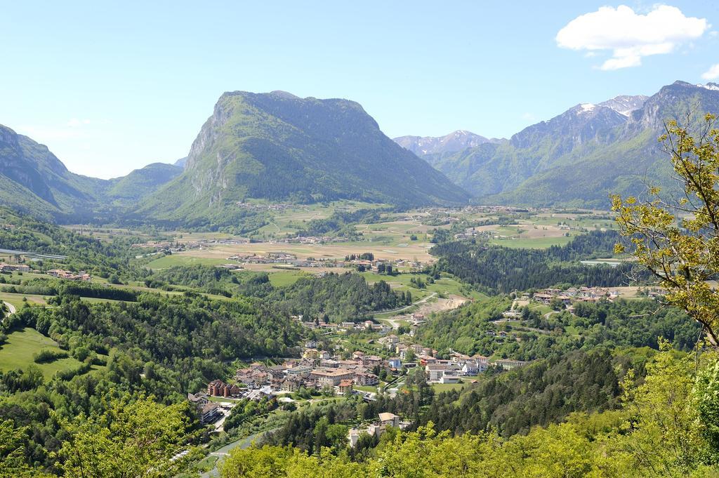 Residenza Casale Aparthotel Ponte delle Arche Luaran gambar