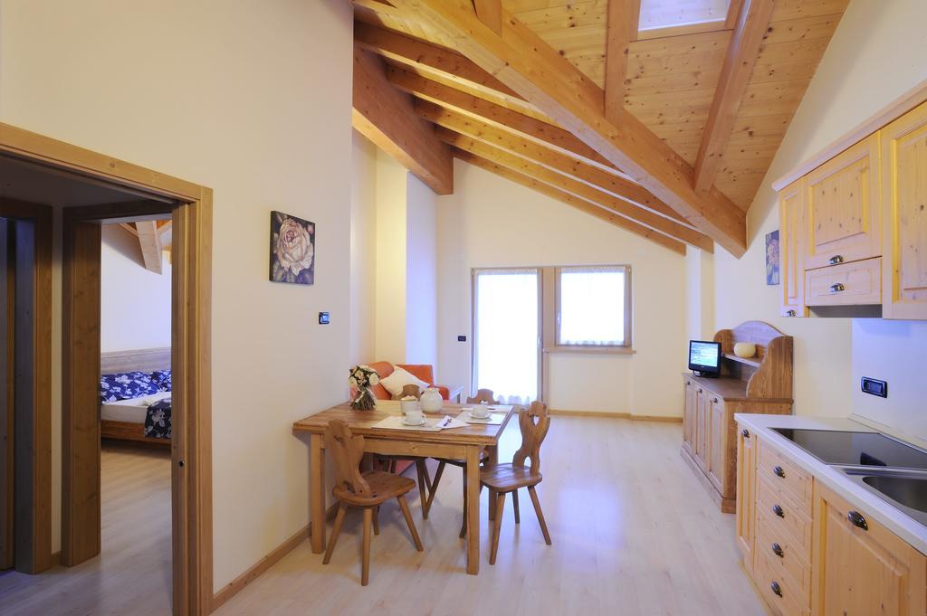 Residenza Casale Aparthotel Ponte delle Arche Luaran gambar